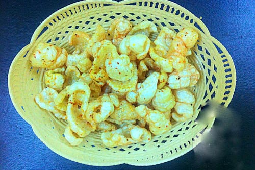 Ngày lạnh không thể bỏ qua món da heo chiên giòn tẩm muối ớt siêu ngon