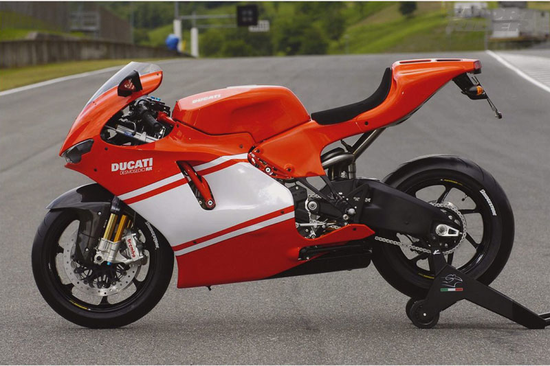 2. Ducati Desmosedici RR 2004.