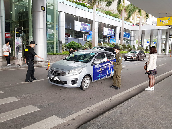 Từ ngày 1/1/2021, sân bay Đà Nẵng sắp xếp lại hoạt động của xe taxi Grab, xe du lịch dưới 9 chỗ 