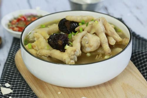 Canh chân gà hầm đậu phộng ngon hết nấc, ăn hoài không ngán
