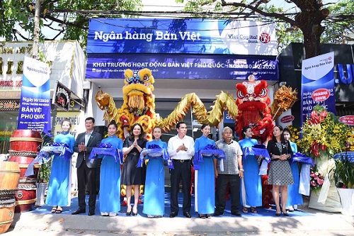 Ngân hàng Bản Việt mở rộng mạng lưới với 2 đơn vị mới ở Đức Hòa và Phú Quốc