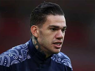 Man City nhận thêm hung tin trước đại chiến với Chelsea và M.U