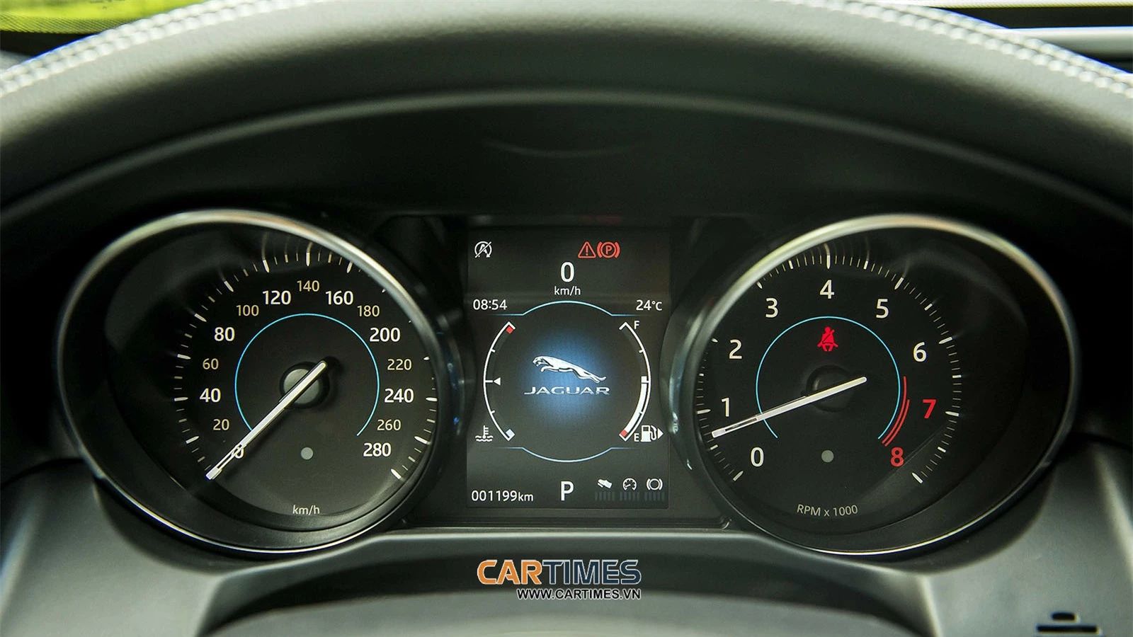 Màn hình trung tâm xe Jaguar XF Màn hình trung tâm xe Jaguar XF
