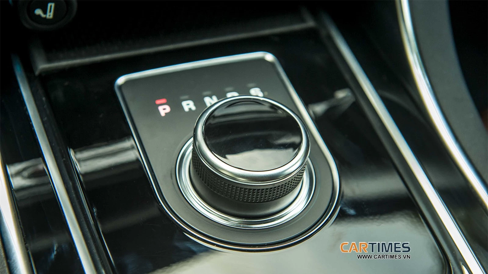 Jaguar XF R-Sport có 4 chế độ lái Jaguar XF R-Sport có 4 chế độ lái