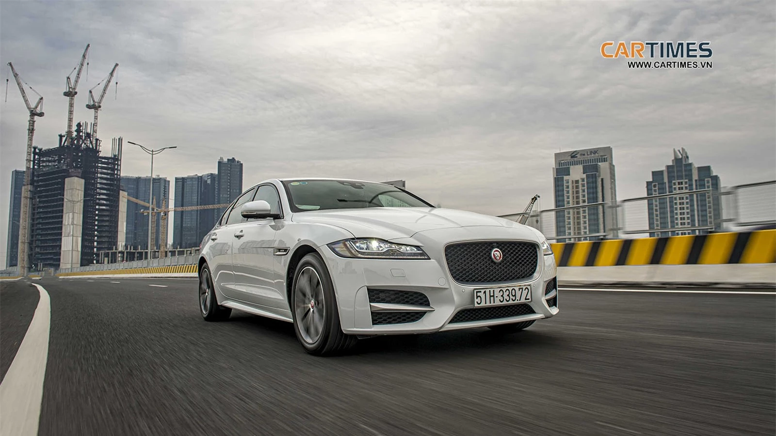 Trang bị an toàn trên xe Jaguar XF Trang bị an toàn trên xe Jaguar XF