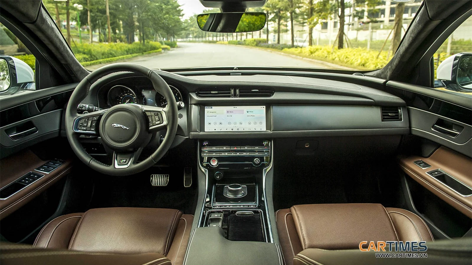 Nội thất xe Jaguar XF R-Sport Nội thất xe Jaguar XF R-Sport