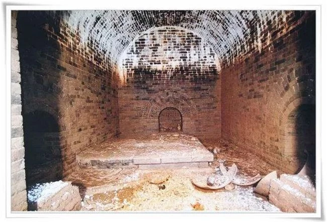 Lăng mộ xa hoa với thiết kế hiểm độc: Trộm mộ bó tay sau 3 lần đánh thuốc nổ - Ảnh 7. Lăng mộ xa hoa với thiết kế hiểm độc: Trộm mộ bó tay sau 3 lần đánh thuốc nổ - Ảnh 7.