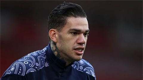 Man City mất Ederson ở đại chiến với Chelsea và M.U do phải cách ly