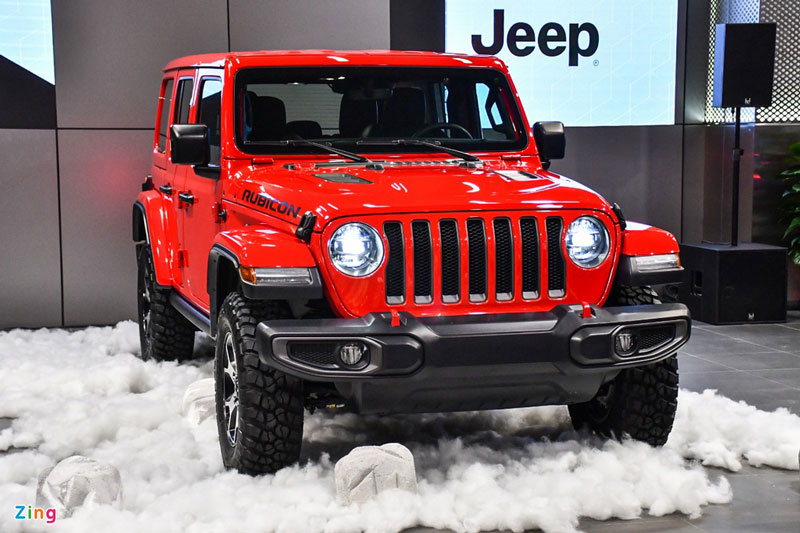 Điểm danh những SUV địa hình có giá tiền tỷ được bán chính hãng tại Việt Nam