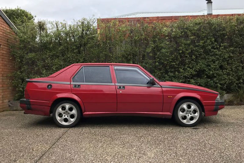 Alfa Romeo 75/Milano.