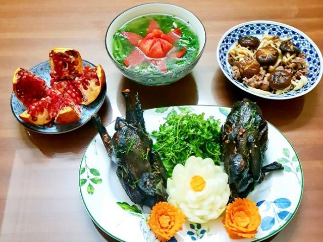 Con ăn không ngon mẹ chẳng cam lòng, 'chị công an' quyết tâm nấu cả nhà mê mẩn mới thôi