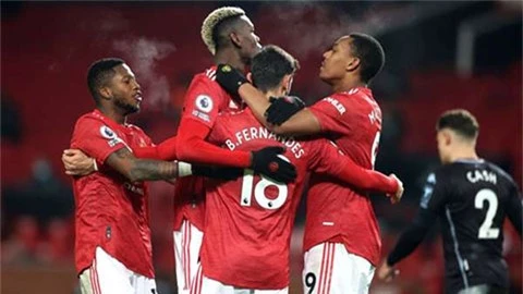 Người cũ Man City chỉ M.U cách đánh bại Liverpool trong cuộc đua vô địch Premier League