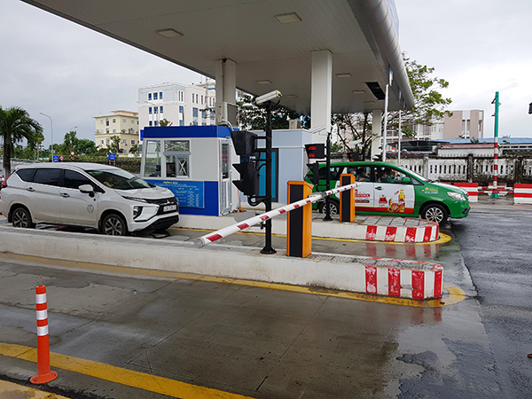 Chuyển đổi hình thức thu phí xe ô tô vào sân bay quốc tế Đà Nẵng từ làn vào sang làn ra
