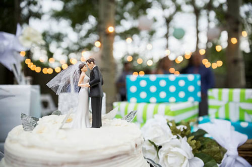 Bàng hoàng phát hiện sếp gạ gẫm vợ sắp cưới