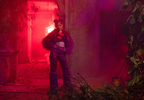 Chi Pu là 'thiên thần hộ mệnh' thứ 4 của Victor Vũ