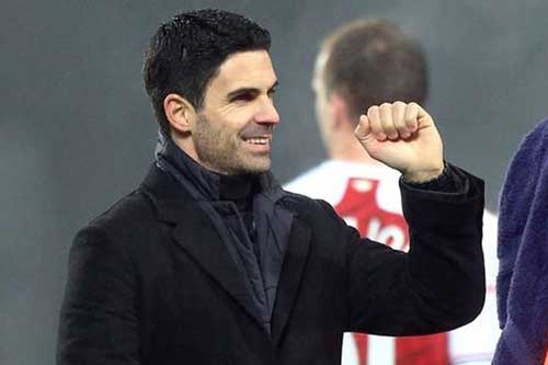 Arsenal từ nguy cơ xuống hạng đã trở lại như thế nào?