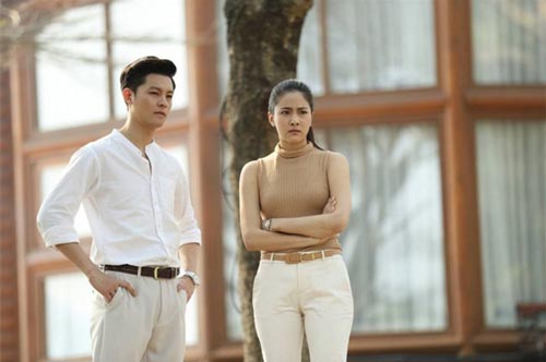 Trong ngày sinh nhật con trai 5 tuổi, tôi tình cờ mở ngăn kéo bàn làm việc của chồng rồi rụng rời khi nhìn thấy một chiếc phong bì