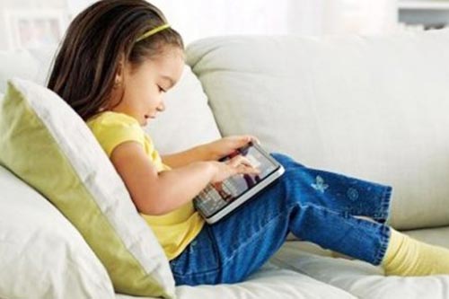 Tác hại nguy hiểm của máy tính bảng đối với trẻ nhỏ