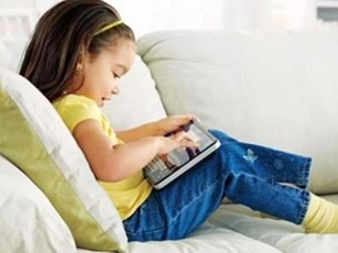 Tác hại nguy hiểm của máy tính bảng đối với trẻ nhỏ