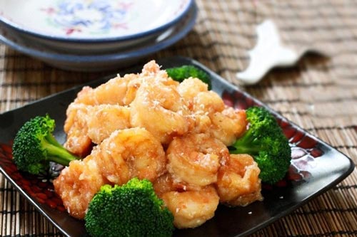 Cách chế biến tôm chiên nước cốt dừa béo ngậy