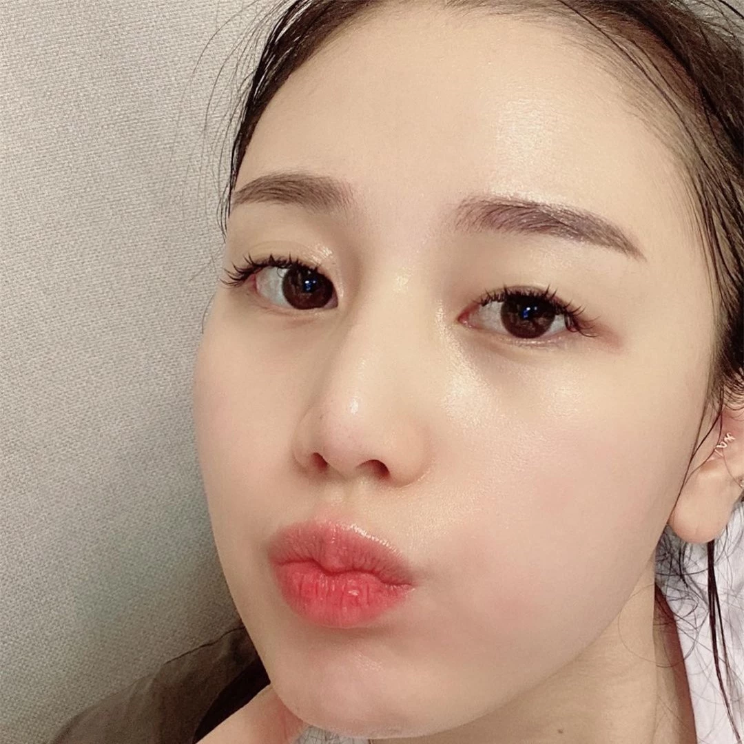 6 bí mật skincare mùa Đông của các bác sĩ nhằm giữ làn da căng mẩy, nõn nà trong cả những ngày khô lạnh nhất - Ảnh 1. 6 bí mật skincare mùa Đông của các bác sĩ nhằm giữ làn da căng mẩy, nõn nà trong cả những ngày khô lạnh nhất - Ảnh 1.