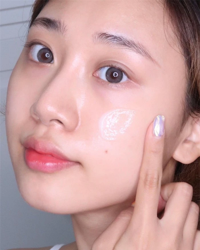 6 bí mật skincare mùa Đông của các bác sĩ nhằm giữ làn da căng mẩy, nõn nà trong cả những ngày khô lạnh nhất - Ảnh 3. 6 bí mật skincare mùa Đông của các bác sĩ nhằm giữ làn da căng mẩy, nõn nà trong cả những ngày khô lạnh nhất - Ảnh 3.