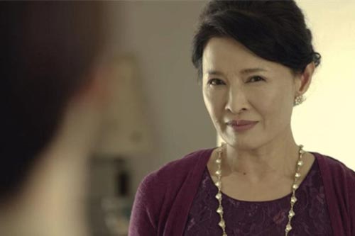 Luôn miệng chê dâu út "không biết ăn ở", nhưng khi ốm nằm liệt giường người phụ nữ này bước vào phòng khiến mẹ chồng bật khóc