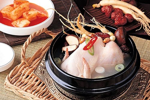 Bí quyết nấu gà hầm sâm Hàn Quốc đúng kiểu, ngon bổ dưỡng