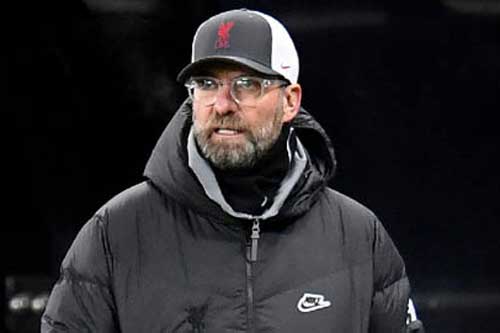 Klopp sợ Liverpool cạn tiền, khó mua trung vệ mới