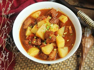 4 bước để làm món thịt bò hầm đậm đà