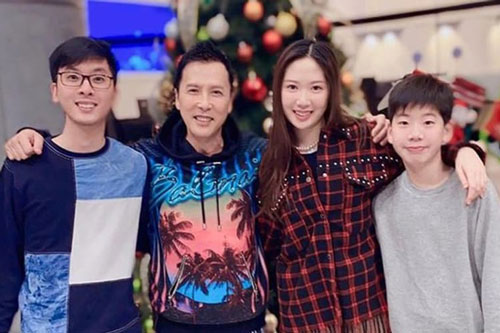 'Diệp Vấn' Chân Tử Đan hiếm hoi khoe con trai đầu lòng, tình cảm đã hàn gắn sau nhiều năm mâu thuẫn