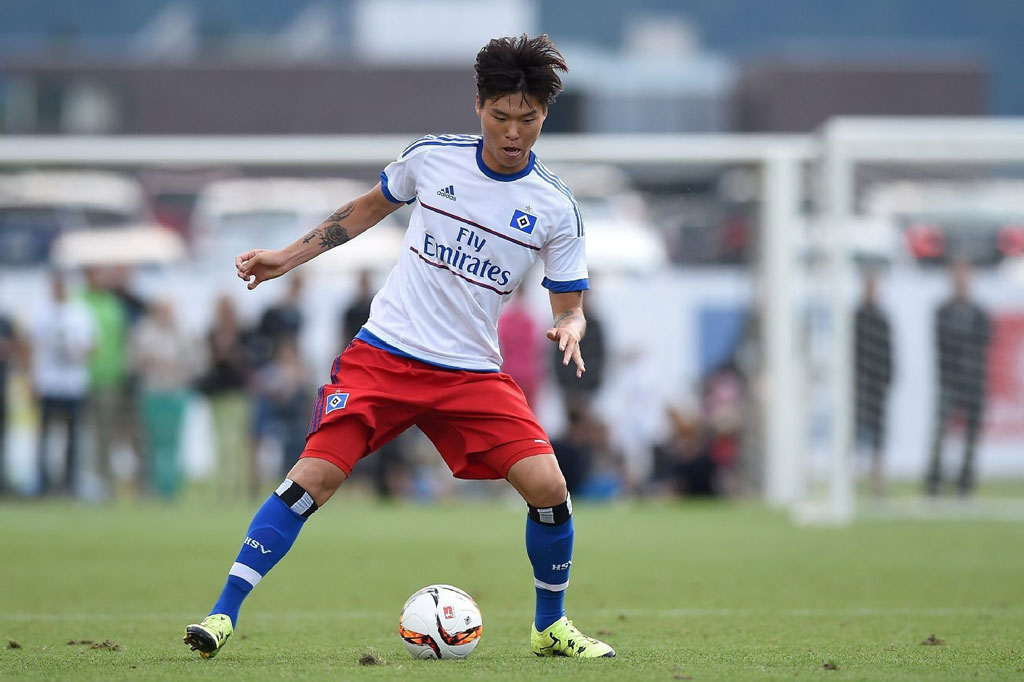 Cầu thủ Hàn Quốc đích thân Kiatisuk đưa về là ai?