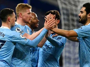 Hakim Ziyech 'tấu hài' giúp De Bruyne ghi bàn thứ 3