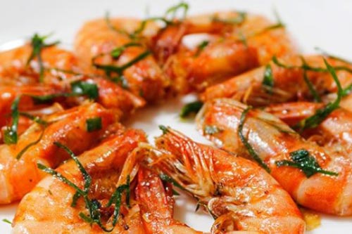 Tôm rang lá chanh đậm đà đưa cơm