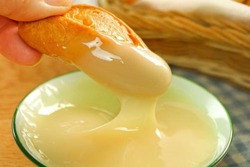 Bánh mì chấm sữa, ăn thế nào mới thực sự "đạt chuẩn"?