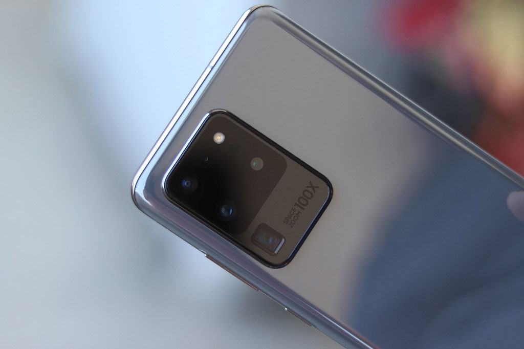 Samsung Galaxy S20 Ultra giảm giá 8,6 triệu đồng dịp đầu năm mới