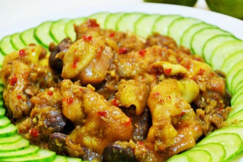 Lạ miệng với gà kho nước dừa