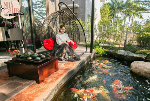 Bên trong căn biệt thự 220 m2 của Nhật Kim Anh: Góc nào cũng toát lên sự giàu có, vườn cây ao cá đều đủ cả