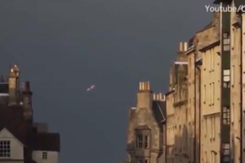 UFO xuất hiện sáng rực trên bầu trời Pháp