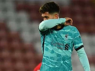 Liverpool đừng mơ vô địch Premier League mùa này nếu không mua trung vệ