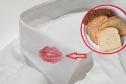 Thấy chồng lén lút đem bánh mì bỏ vào chậu quần áo, vợ ra xem thì phát hiện bí mật động trời