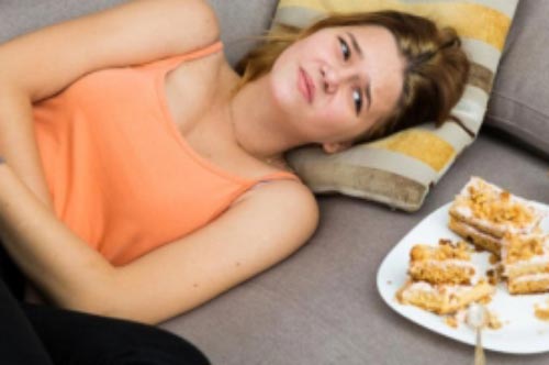 Cách khắc phục tình trạng đầy bụng, khó tiêu sau một bữa ăn no hiệu nghiệm nhất