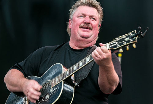 Thế giới mất đi nhiều nghệ sĩ tài năng do Covid-19 trong năm 2020