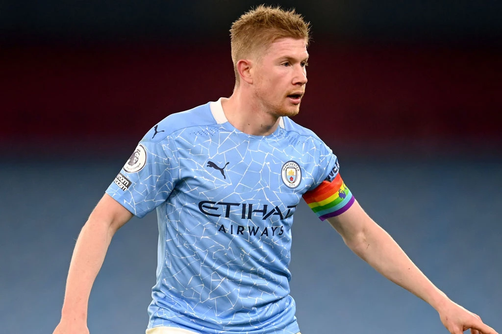 Tiền vệ trung tâm: Kevin De Bruyne (Man City).