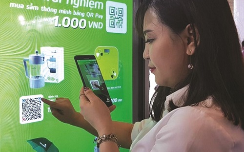 Thừa Thiên Huế: 100% cán bộ thanh toán không dùng tiền mặt các dịch vụ phổ biến trên nền tảng Hue-S trong năm 2021