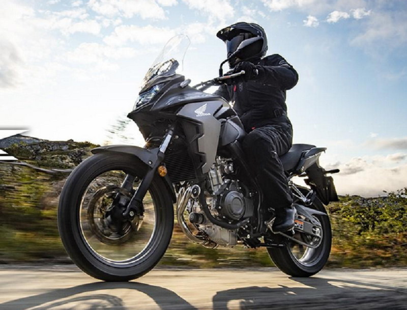 Dịp cuối năm, các hãng xe "đua nhau" tung gói kích cầu doanh số hút khách hàng