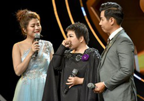 Ca sĩ Hà Lan Phương: "Tôi đang định nghỉ đi hát để bán bánh mì lề đường"