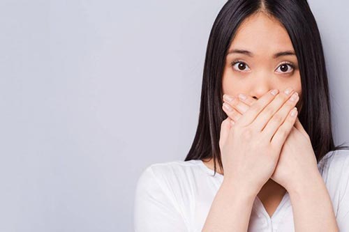 4 cách chữa hôi miệng giúp bạn tự tin trong giao tiếp