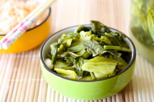 Vì sao không nên ăn dưa muối xổi?