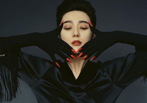 Ảnh trang điểm khác lạ và mặt mộc đượm buồn của Phạm Băng Băng